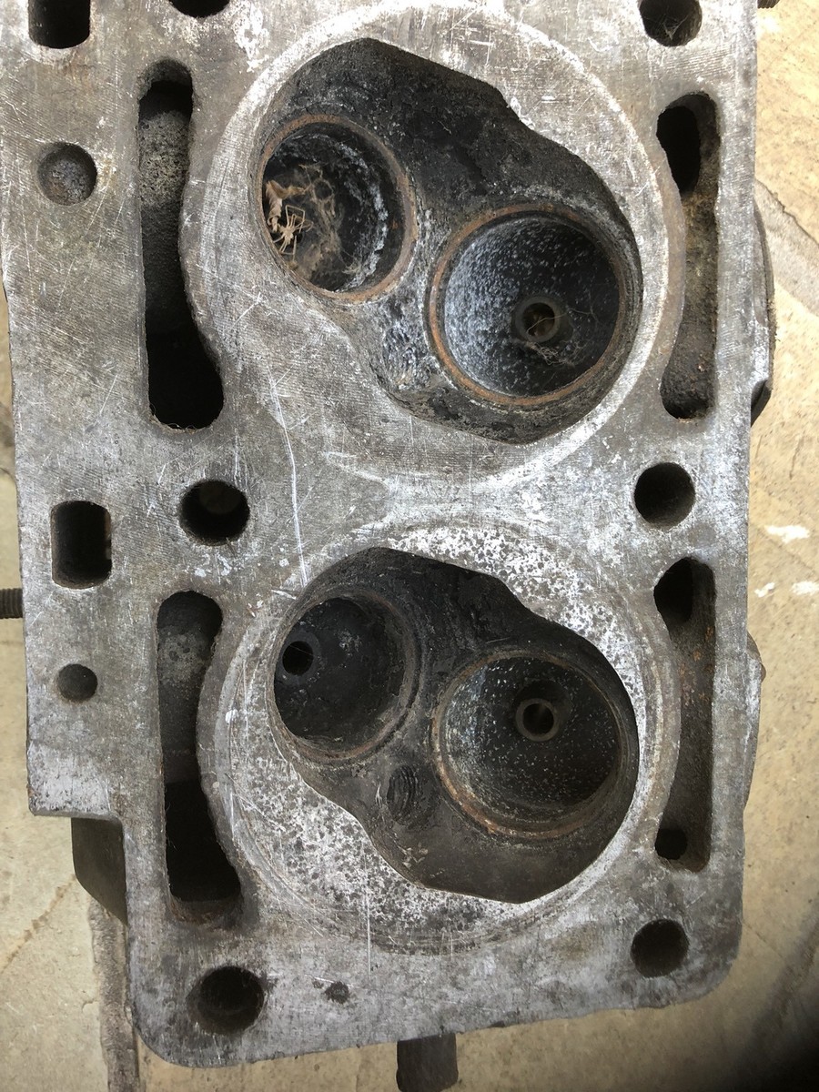 オールド-2002-TII用半球形-シリンダーヘツト オールドBMW-2002-TII用半球形-シリンダーヘツト