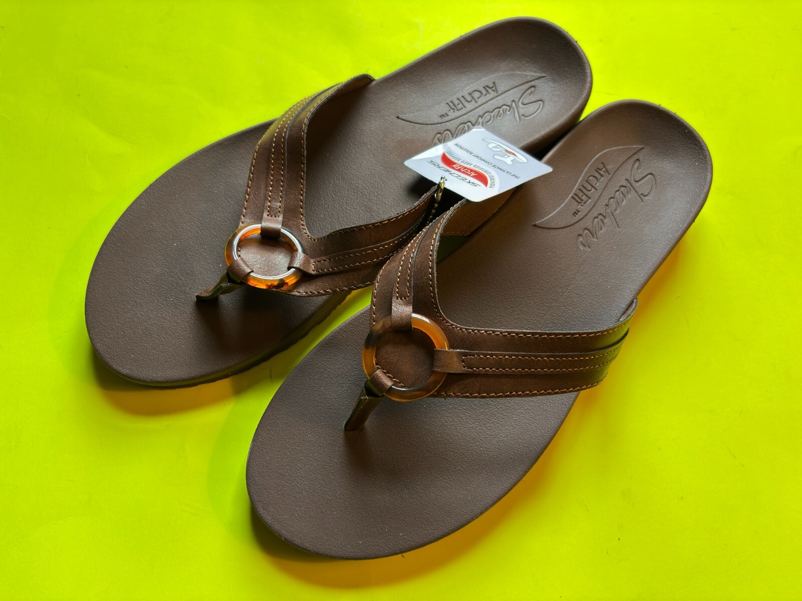 PAIR OF SKECHERS ARCHFIT THONG SANDALS WOMANS SZ 11 BRAND NEW BROWN COMFORT FOAM