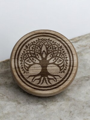 Flaschenöffner aus Holz mit keltischem Lebensbaum Design Kühlschrankmagnet