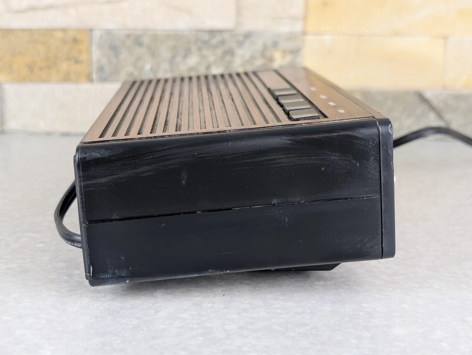 Realistic Chronomatic 212 Model 12 1517 AM Alarm Clock Radio TESTED !!READ!! - Image 4 of 4