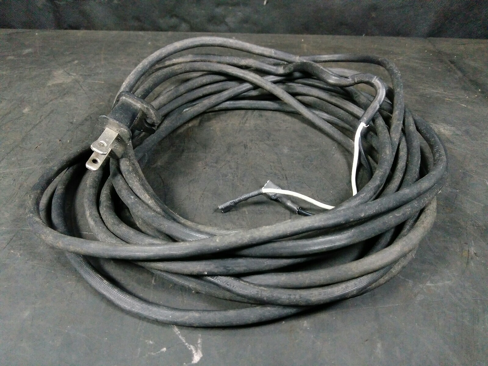 Eureka Vacuum Model 4704 Replacement Power Supply Cord Plug Wire Cable