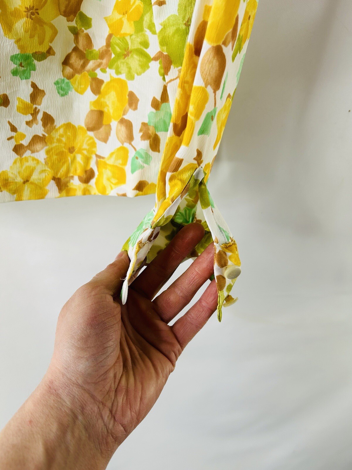 Vintage 60s Mod Womens Medium Pussybow Button Shi… - image 5