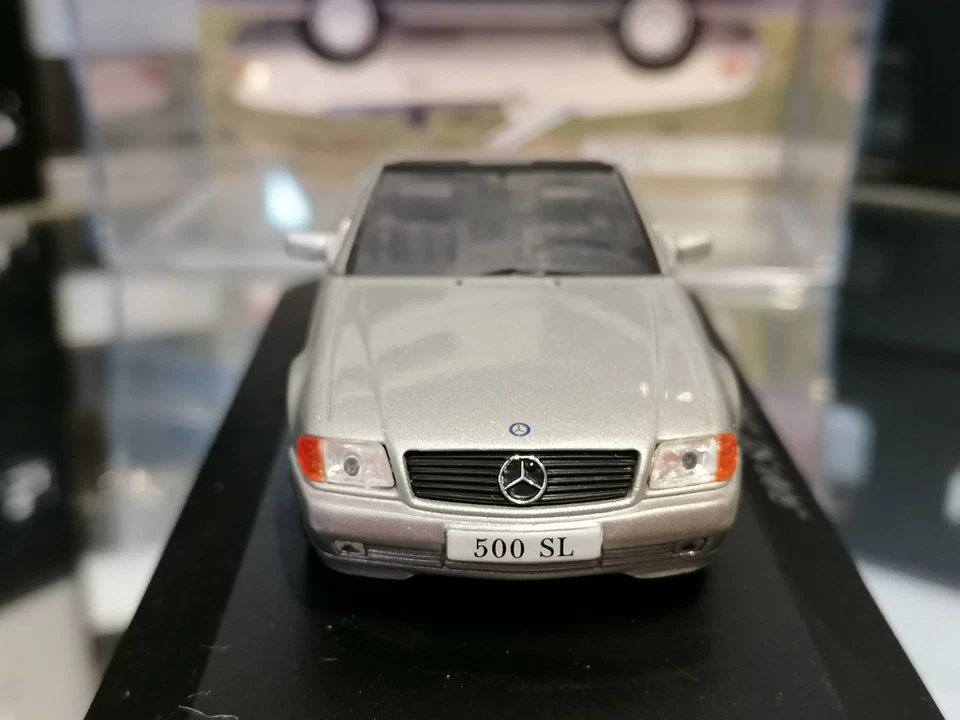Altaya 1/43 Mercedes 500 SL (1989) con vetrina - Immagine 3 di 4