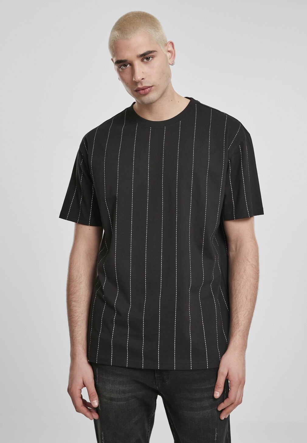 Urban Classics T-Shirt Oversized Pinstripe Tee Black 5190₽