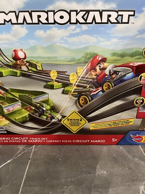 Hot Wheels HFY15 Circuit Deluxe Mario Kart Motorisé avec Pistes