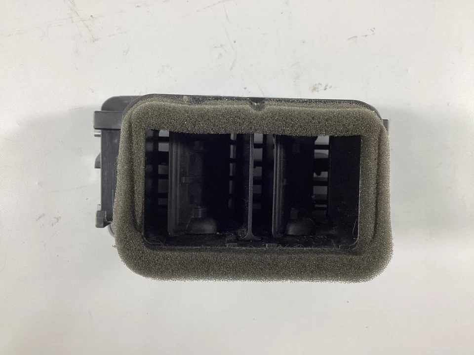 2007-2010 AUDI A6 S8 - задняя центральная консоль вентиляционные отверстия 4E0819203C OEM. - Изображение 2 из 4