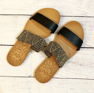 dv sandals