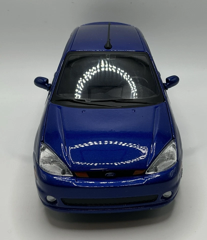FORD FOCUS SVT 1:24 BLUE MAISTO RARE RARE FIND - Image 4 of 4