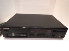 Pioneer PD-M435 CD Changer w/ MAG For Parts / Repair Powers On Goes Thru Discs