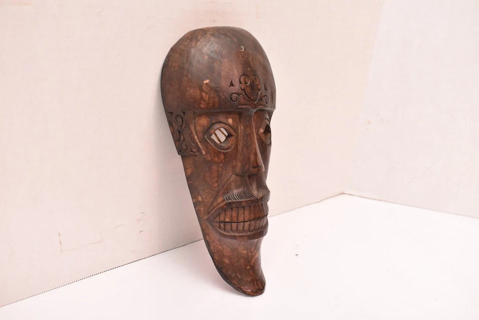 Antigua máscara de madera tallada Dayak Borneo Headhunter arte oceánico 10" Foto 3 de 4