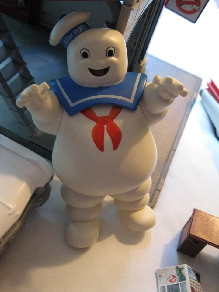 Ghostbusters Firehouse Action Figures Vehicles Accessories Playmobil/ Hasbro LOT - Image 3 of 4