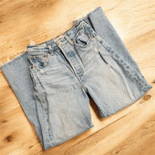 Levi  s Ribcage Straight Jeans 24  Light Wash High Rise