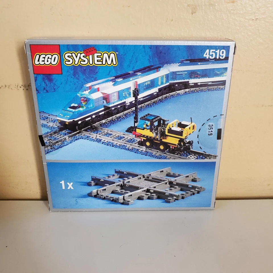 LEGO System City Train Track Straight Rails 4515 9V & Rail Crossing 4519 RARE - Image 3 of 4