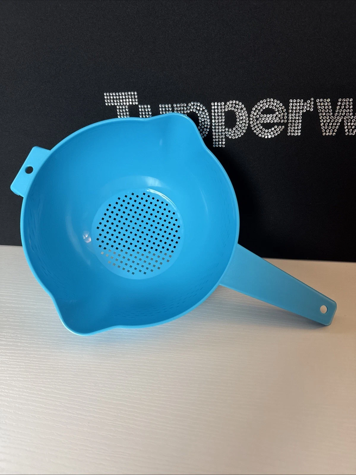 Tupperware Colander 2qt Double Pouring Spouts Hole And Hook Hanging aquamarine
