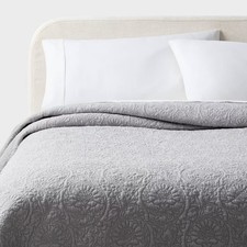 Full/Queen Heirloom Floral Stitch Quilt Light Gray - Threshold