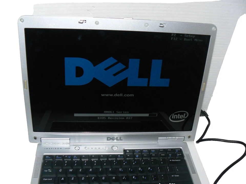 Dell Inspiron Laptop – Intel T2400, 2GB RAM, 128GB SSD, Windows 7– Power Adapter - Imagem 2 de 4