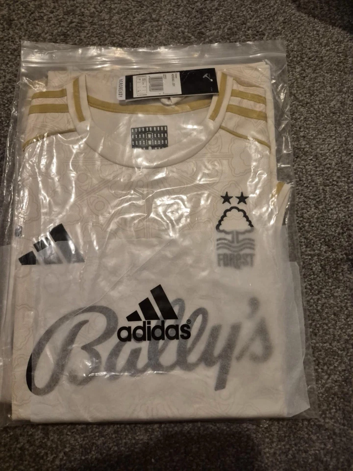 Nottingham Forest Extra Large Away Shirt