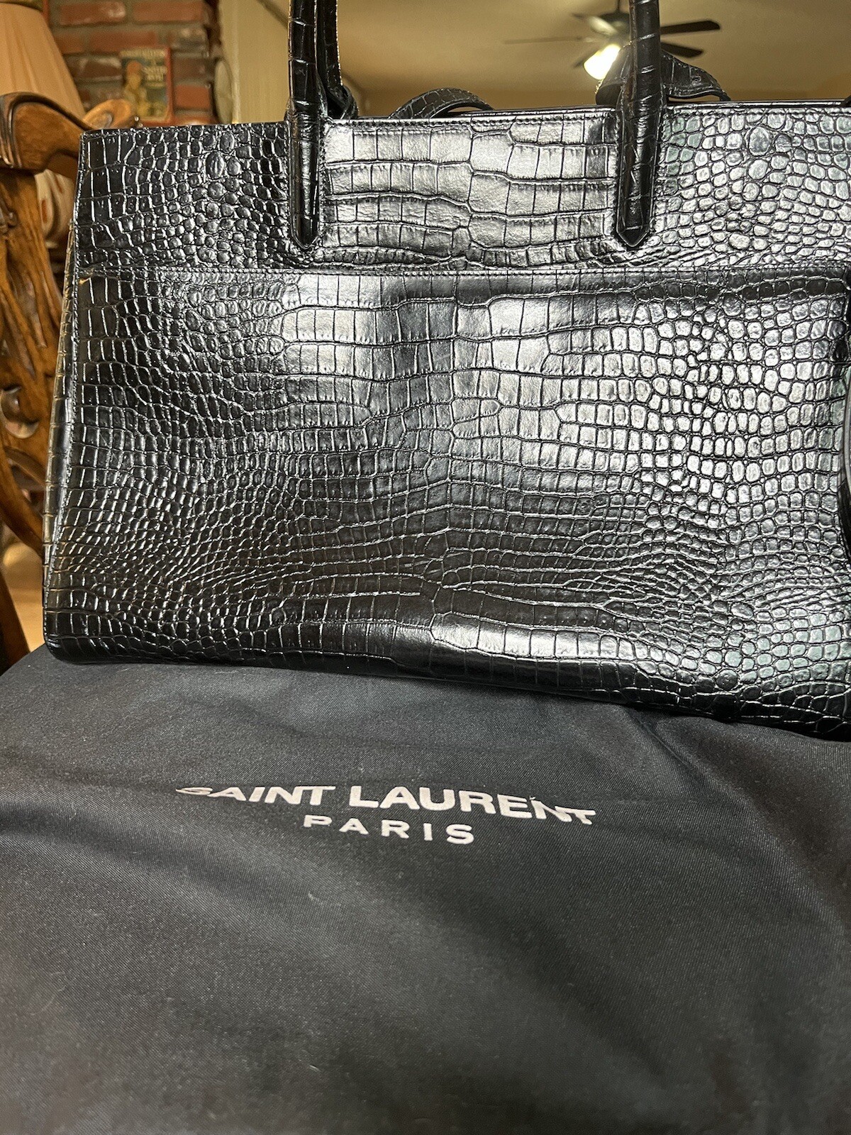 Stylish Women's Handbag for Everyday Use-image