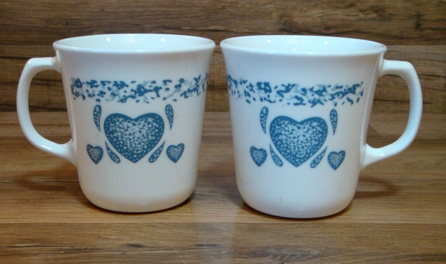 4 VTG. CORNING CORELLE BLUE SPONGE HEARTS 10 OZ. COFFEE MUGS