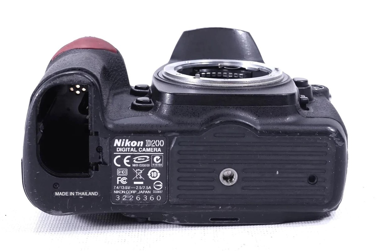 Nikon D200 Digital SLR Camera body only 