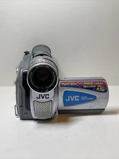 JVC GR-D30U Digital Video Camera POWERS ON READ DESCRIPTION(B152)