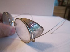 VTG WILLSON GOGGLES IN THE ORIGINAL METAL CASE - TUB 2 6