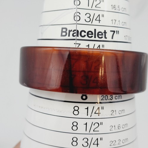 Crown Trifari Lucite Solid Bangle Bracelet Brown Faux Tortoise Vintage Brand Tag - Picture 8 of 8