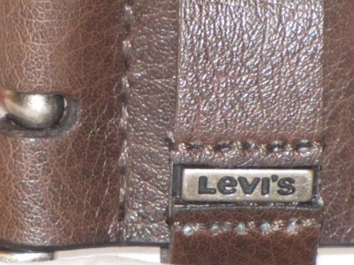New Boy's LEVI'S Brown Leather Belt w/ Metal Logo, Sz X-Sm 19"-21" - Picture 3 of 3