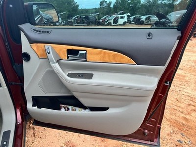 MKX       2014 Front Door Trim Panel 104842671