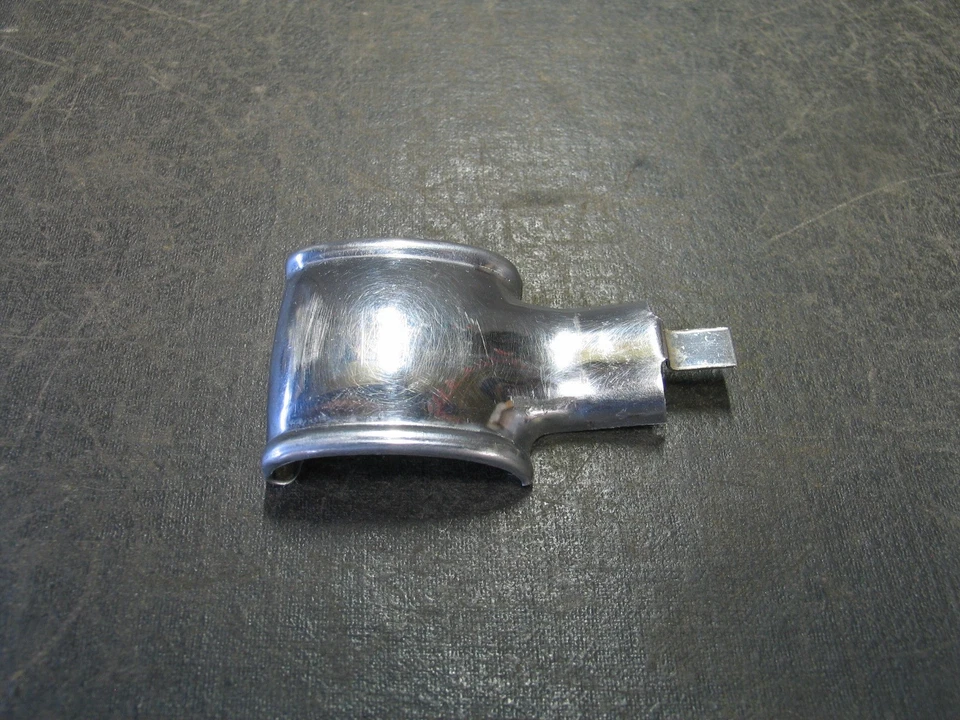 Chevrolet Fleetline 1949 1950 1951 1952 moldura de parabrisas vertical central Foto 2 de 4