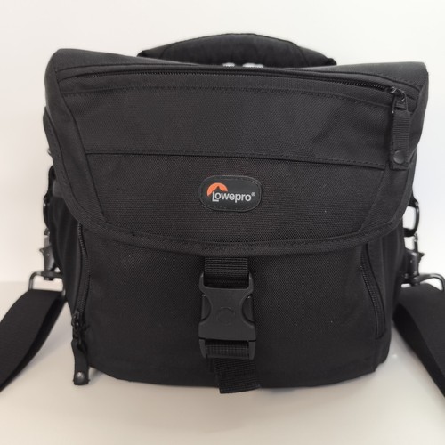 Lowepro Nova 180 AW Shoulder Camera Bag Black Excellent Condition - Picture 2 of 18