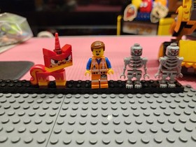 LEGO  The LEGO Movie - Emmet's Construct-O-Mech (70814) All Minifigures Included