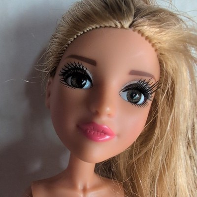 Fashion Doll MGA Project Mc2 Netflix Doll Nude - read