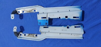 Kotflügel Halter L u R 5639843/13 Blau KGS Citroen C4 Coupe Facelift BJ:2009