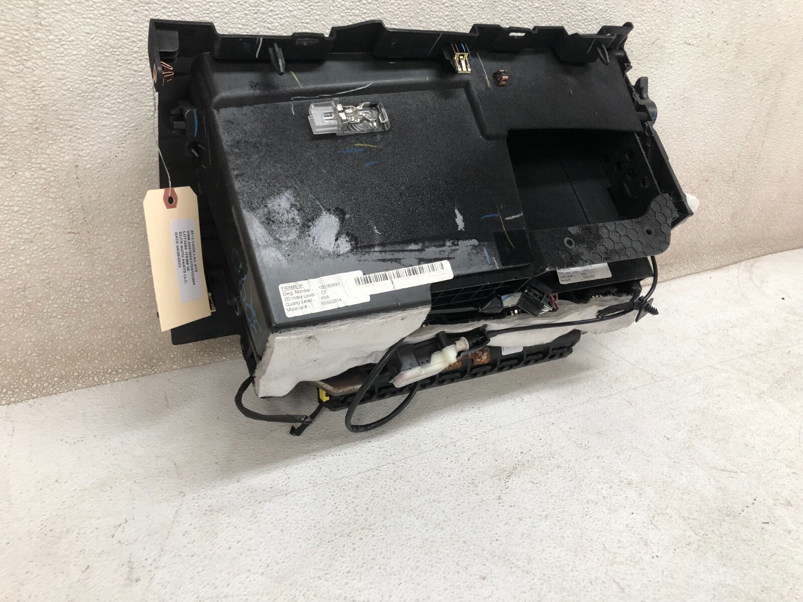 2013 CADILLAC XTS DASH GLOVE BOX STORAGE COMPARTMENT BLACK ASSY, OEM