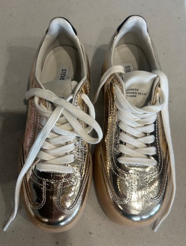 Steve Madden Gold Metallic Sneakers Womens size 6 New without tags - Picture 1 of 5