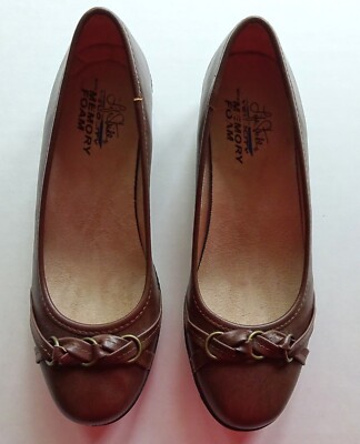 Life Stride Velocity Memory Foam Women's Size Wedge Flats