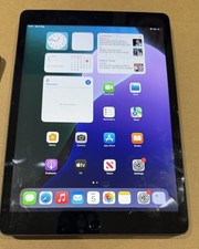 Apple iPad 9th Gen. 64GB, Wi-Fi + 5G , 10.2 in - Grey - Minor Crack - LCD Ok