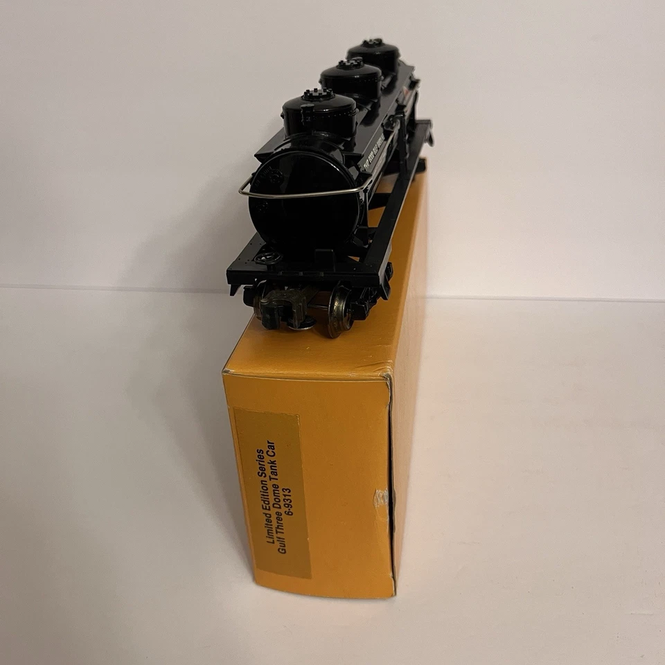 Lionel 6-9313 Limited Edition Series Gulf Three Dome Tank Car - Image 3 of 4
