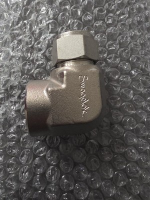1- Swagelok Stainless Steel Elbow Connector, 3/4'' Tube x 3/4'' FNPT, SS-1210-8-12