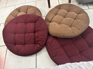 4-Pack Round Tufted Chair Seat Pads Solid Fabric Burgundy & Beige