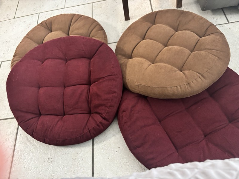 4-Pack Round Tufted Chair Seat Pads Solid Fabric Burgundy & Beige