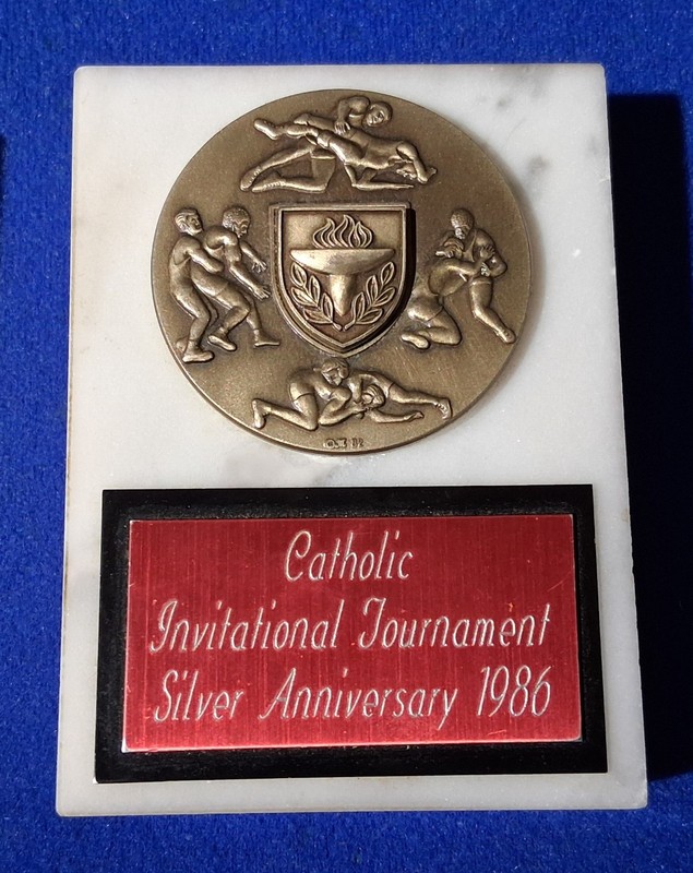 1986 Catholic Invitational Wrestling Tourney Medallion Marble Plaque Exonumia OH