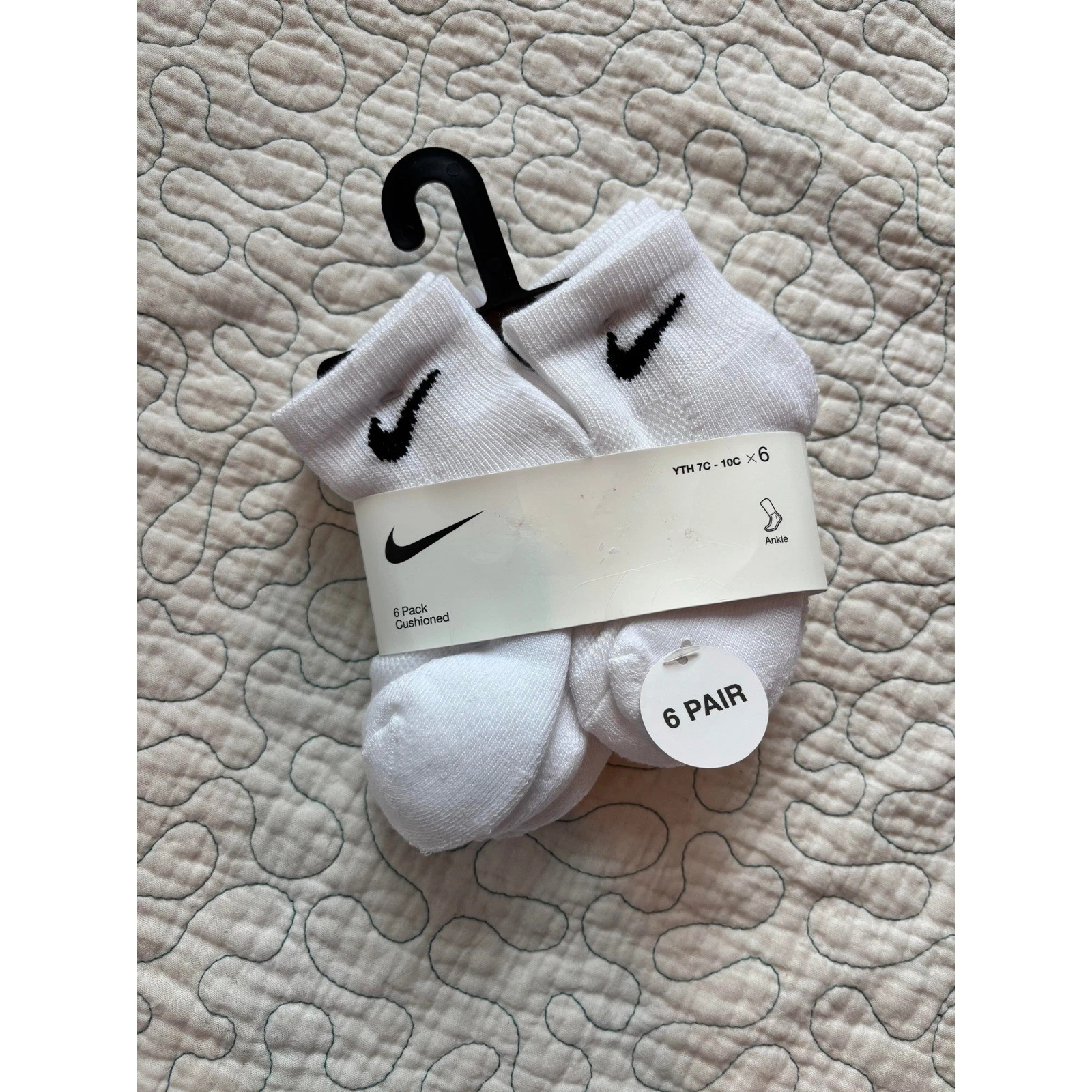 Nike Kids 6 Pack Cushioned Ankle Socks White Black Swoosh Youth 7C-10C
Opens in a new window or tab