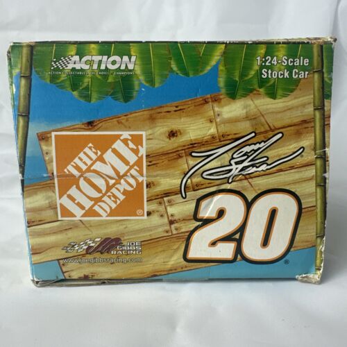 2005 Action Tony Stewart #20 Madagascar Monte Carlo 1:24 NASCAR - Picture 2 of 4