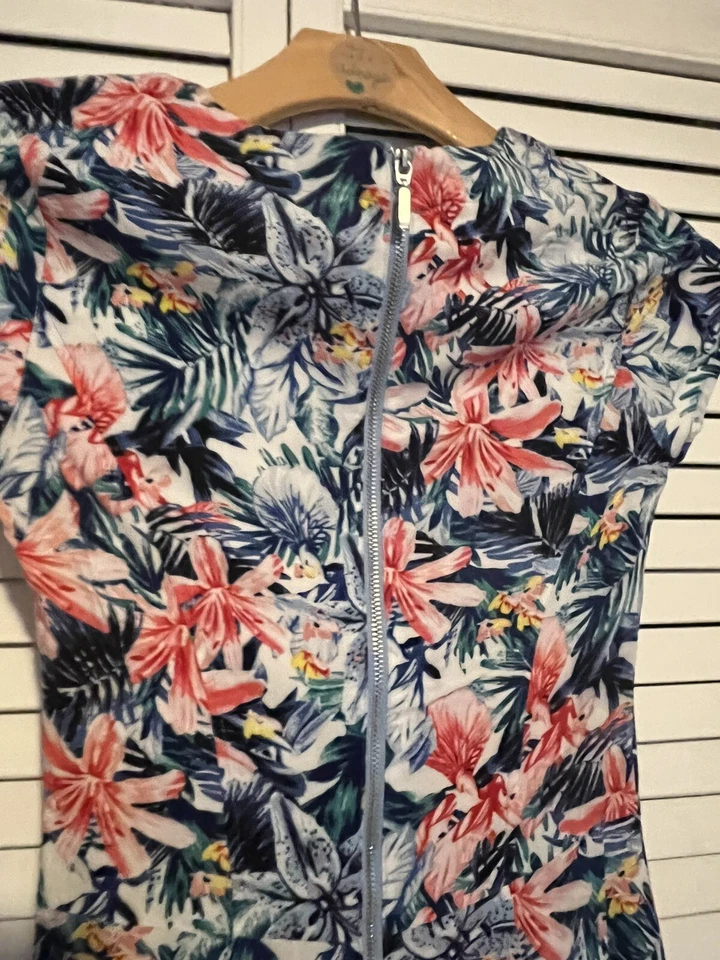 H&M women’s Size Small Dress Floral Fit & Flare Swing Short Sleeve A Line Skater - Image 4 of 4