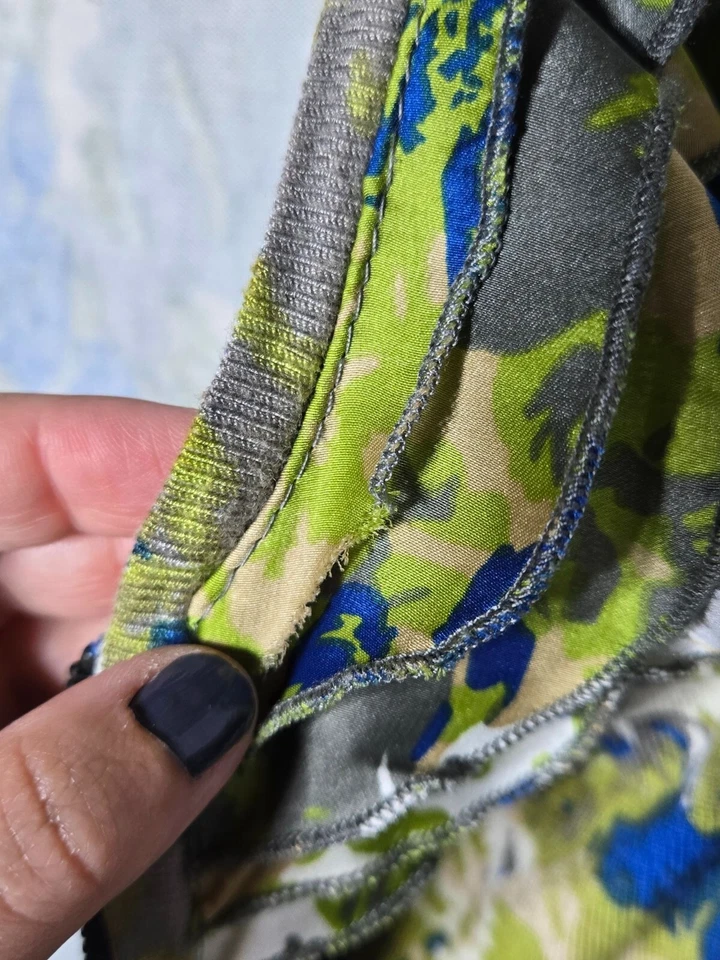 Twelve by Twelve Floral 3/4 Sleeve Full Zip Cardigan Sweater Size Medium Ruffled - Image 3 of 4