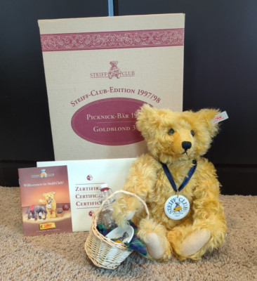 Steiff Club Picnic Teddy Bear EAN 420108