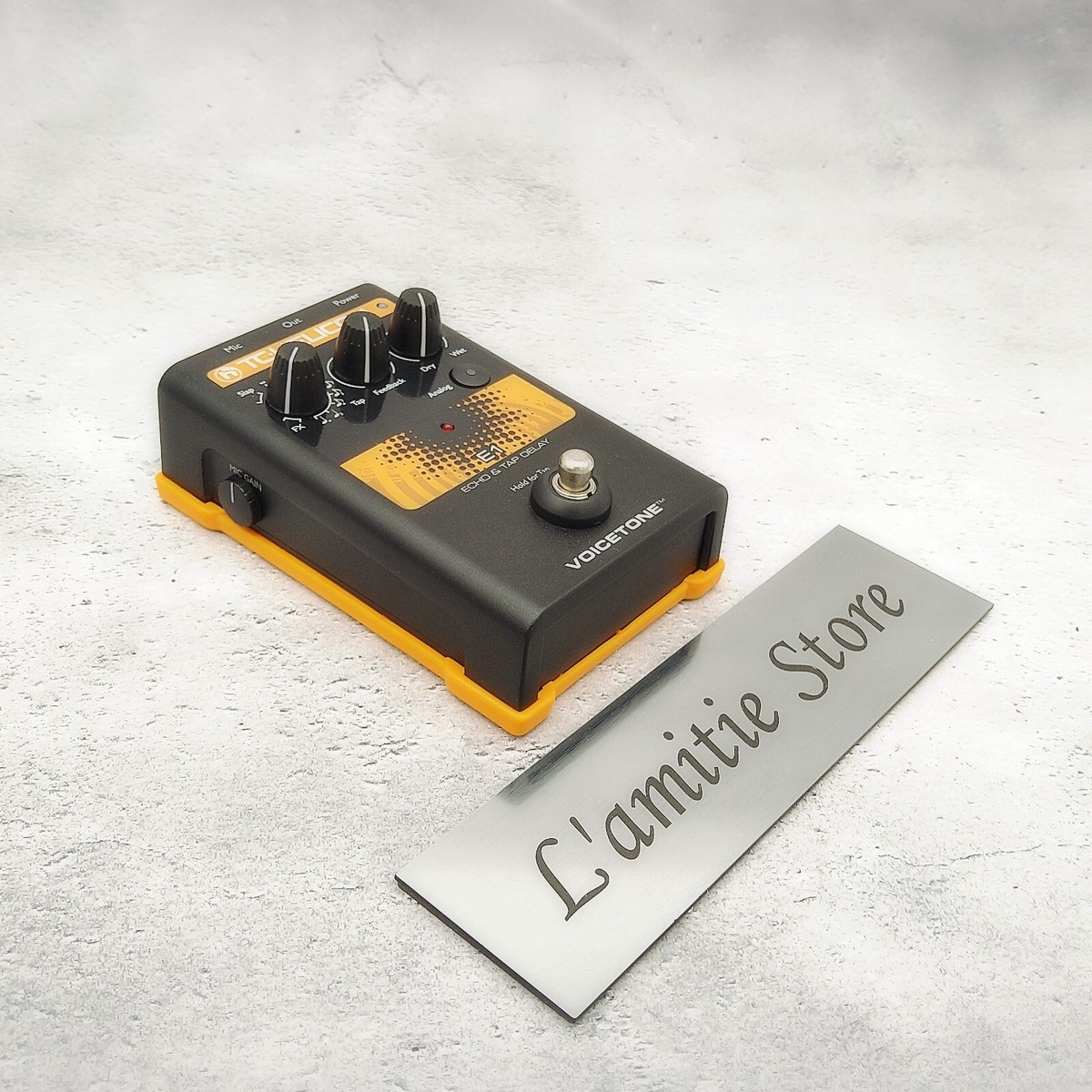 TC-Helicon VoiceTone E1 echo tap delay pedal Effects Processor