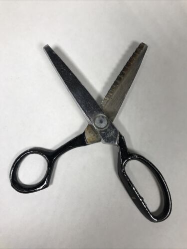 Crinkle scissors